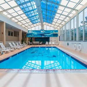 Watson'S Regency Suites